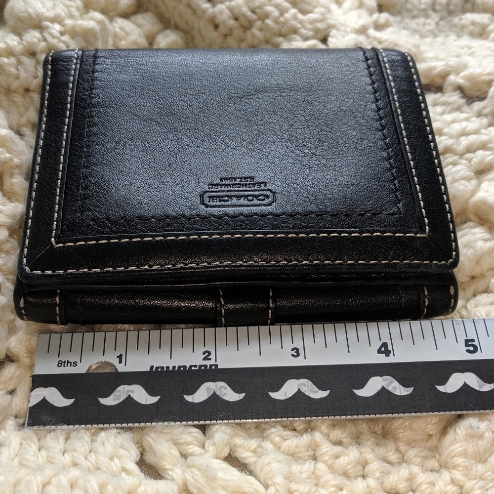 Authentic Coach black leather bifold wallet EUC - Picture 6 of 7